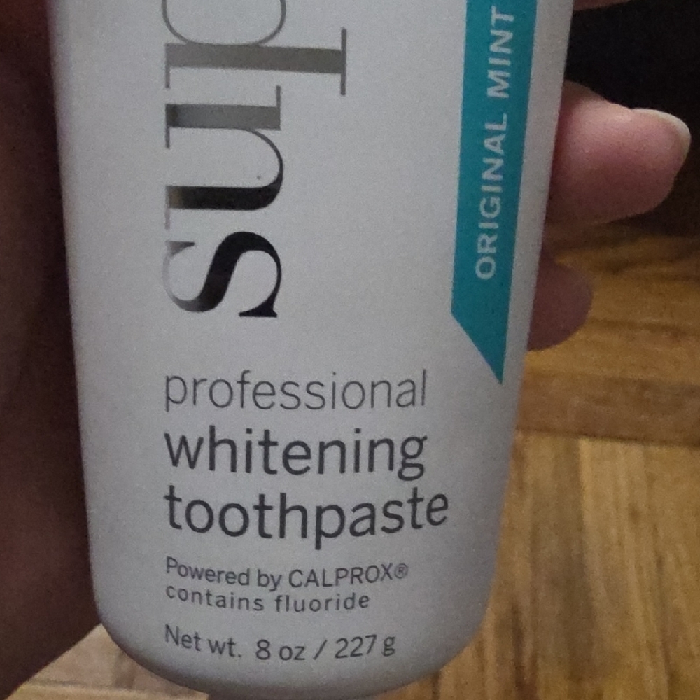 Whitening Toothpaste - White and Blue - Picture 3 of 4